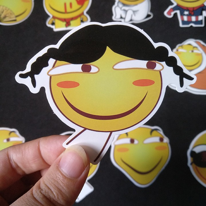 Bộ Sticker dán cao cấp chủ đề MẶT CƯỜI EMOJI - Dùng dán Xe, dán mũ bảo hiểm, dán Laptop...