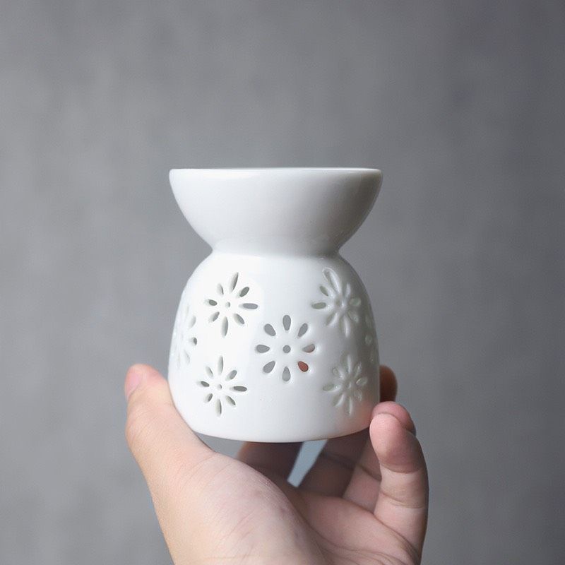 Đèn Xông Tinh Dầu Đốt Bằng Nến Hoa Nhí Màu Trắng Mini Đẹp và Sang Trọng