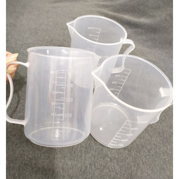 Ca nhựa có vạch đong 300/500 ml