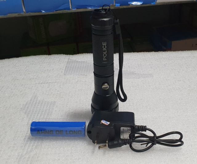 Đèn Pin 823 siêu sáng, siêu bền .BH 12 tháng
