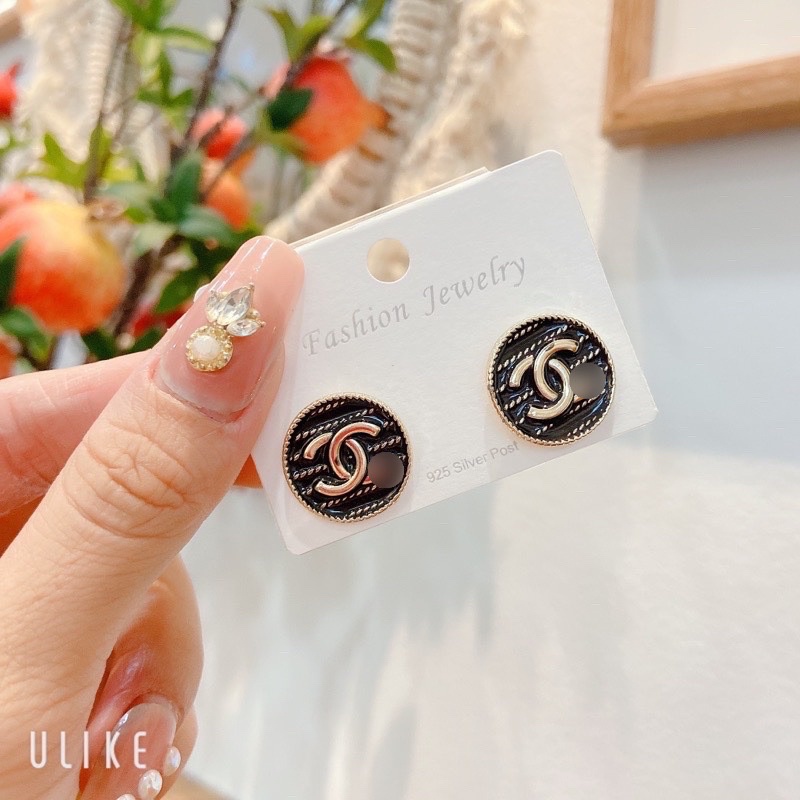 Bông tai chan€nl đá trắng bản víp không phai màu