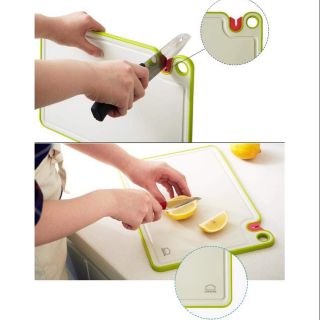 🍒🍒THỚT NHỰA KHÁNG KHUẨN KÈM ĐỒ MÀI DAO LOCK&LOCK- CSC401IVY