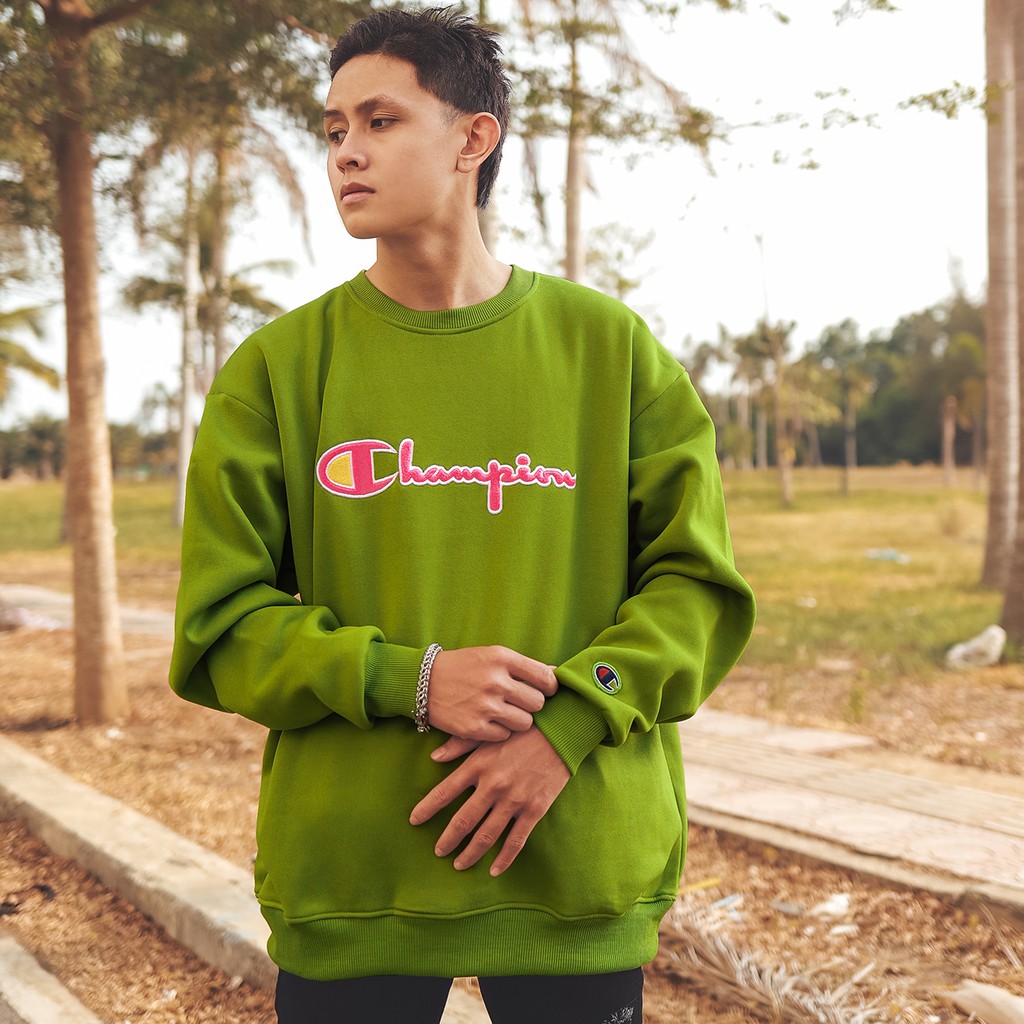 Áo Tay Dài Sweater Logo Thêu Chữ Champion To sắc nét Chất Liệu Cotton Màu Xanh Lá