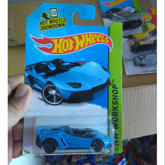 xe Hot Wheels Lamborghini Aventador J Blue