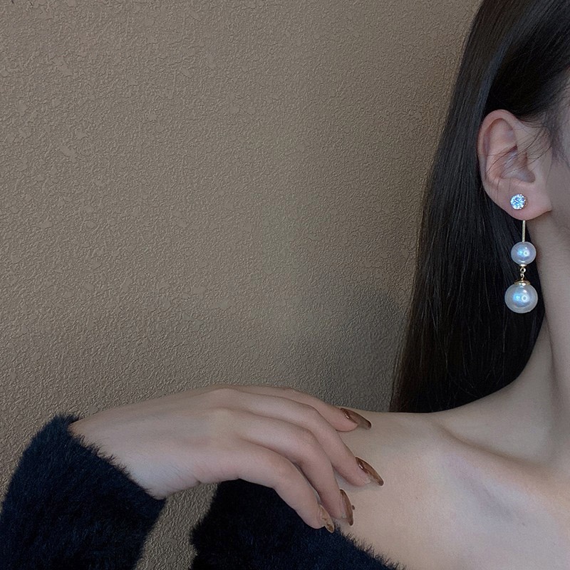 Đôi khuyên tai dáng dài đính ngọc trai nhân tạo xinh xắn thanh lịch