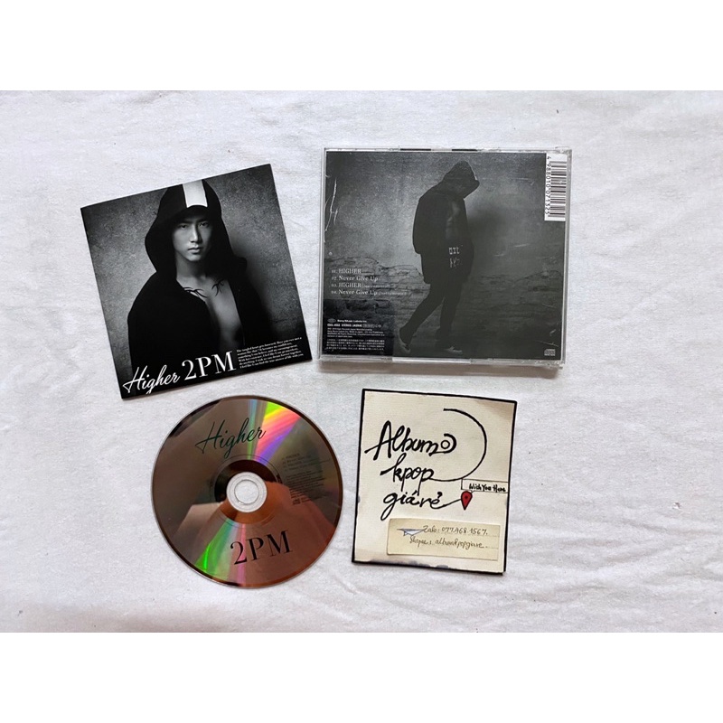 2pm album ver Nhật Higher đã khui seal, gồm CD và mini booklet như hình.