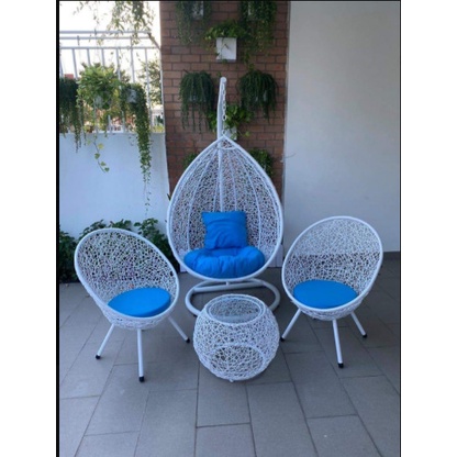 Bộ xích đu sân vườn Juno Sofa bao gồm 01 xích đu đơn, 2 ghế đơn và 01 bàn tròn kính, đã bao gồm nệm ngồi