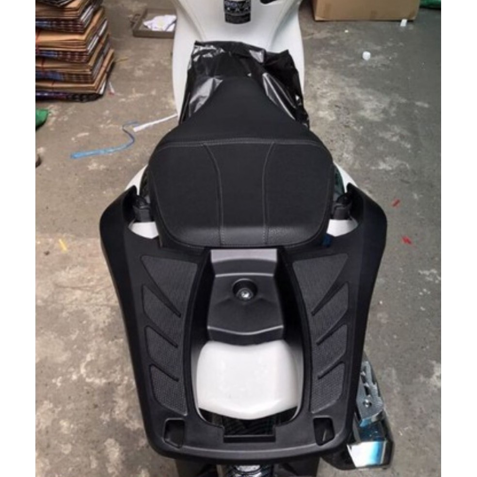 Cảng sau sh 2020 kiểu sh 300i đen nhám chất liệu nhựa