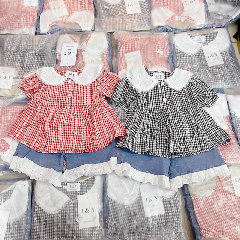 Xả Set áo kẻ quần phối ren bé gái