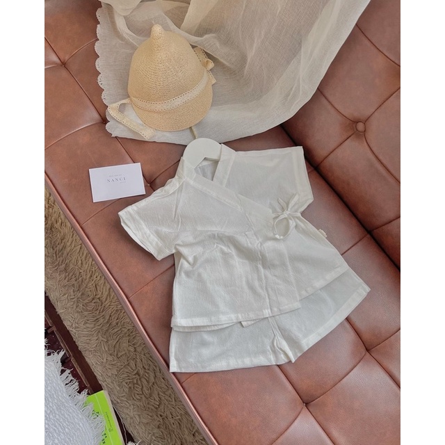 Áo + quần vạc chéo trắng em bé trai