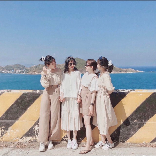 Lịch Sử Giá Váy Đầm Set Cho Nhóm Bạn Thân 4 Người Sun Fashion Cập Nhật  8/2023 - Beecost