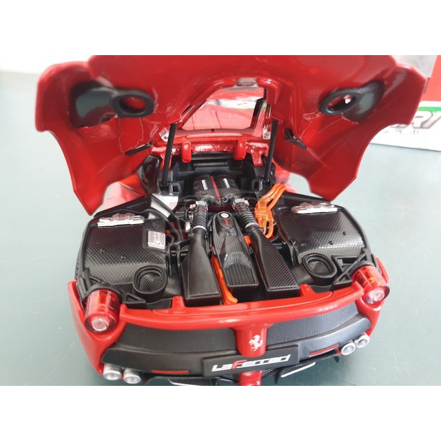 Xe mô hình Ferrari Laferrari, tỉ lệ 1:18, màu đỏ