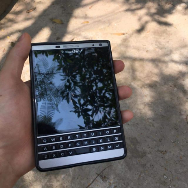 Blackberry passport silver