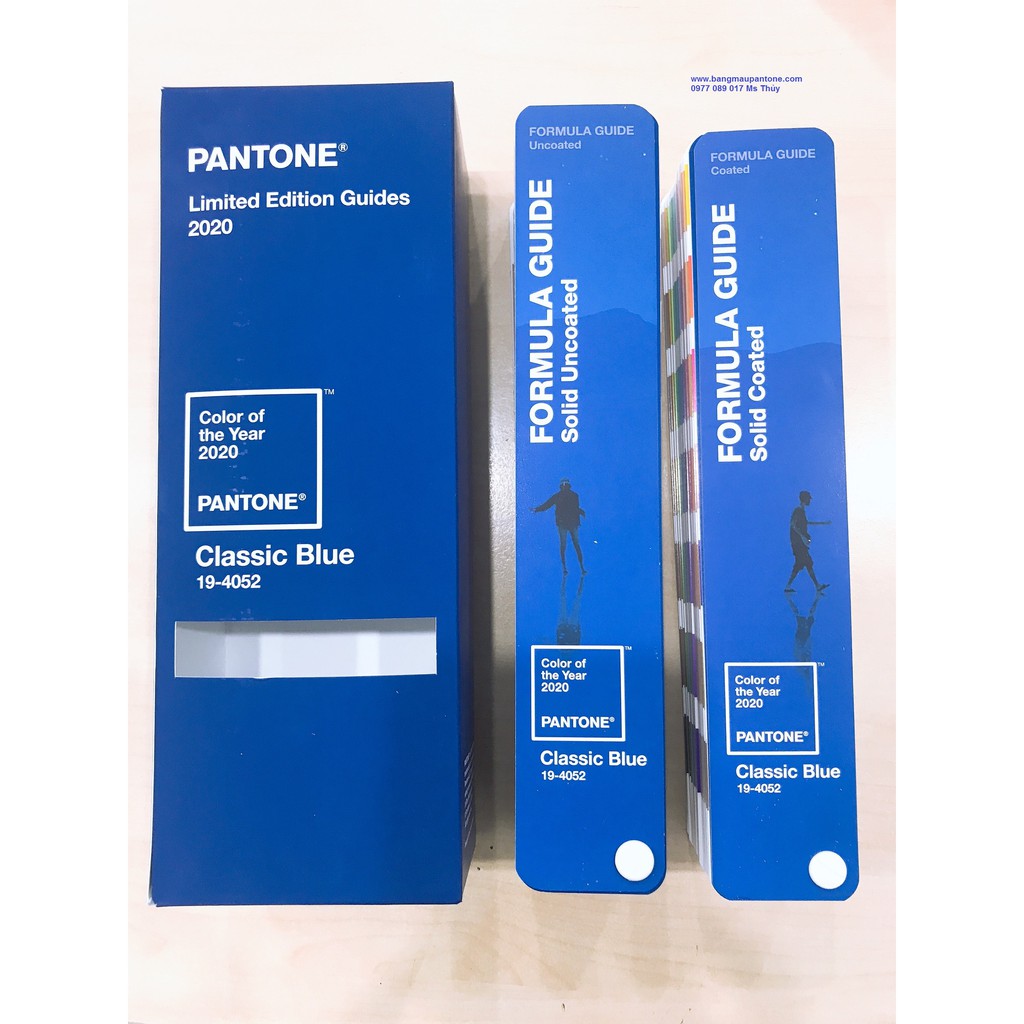 Bảng màu Pantone Formula Guide C và U Limited Edition Color of the Year 2020 ( GP1601ACOY20 )