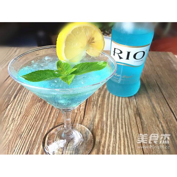 Cocktail Rio hoa hồng