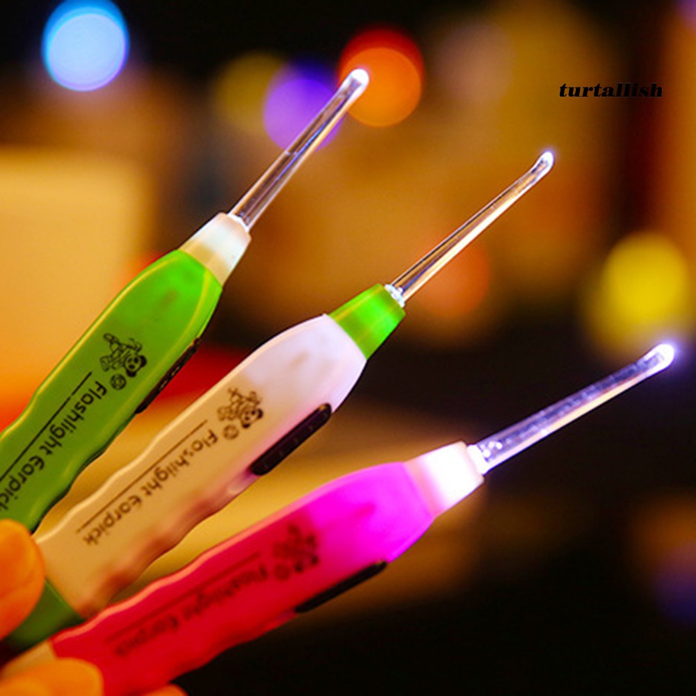 1 Dụng Cụ Lấy Ráy Tai Có Đèn Pin LED Với 3 Đầu Thay Thế Tiện Dụng