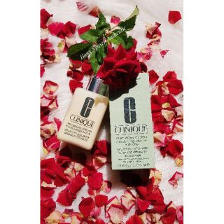 Gel cấp ẩm Clinique có sẵn