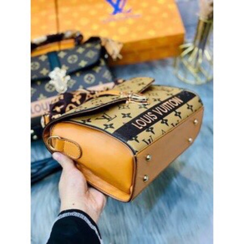 Túi Xách Nữ Quai Sách LV Khoá Xập Da Mềm Cao Cấp Rẻ Đẹp - A&ESHOP 876978