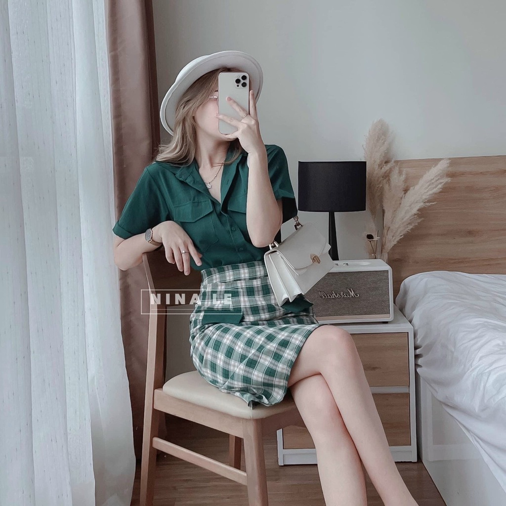 Sét bộ đồ nữ chân váy kẻ xanh phối áo sơ mi cộc xanh vải mát thích hợp đi dạo phố