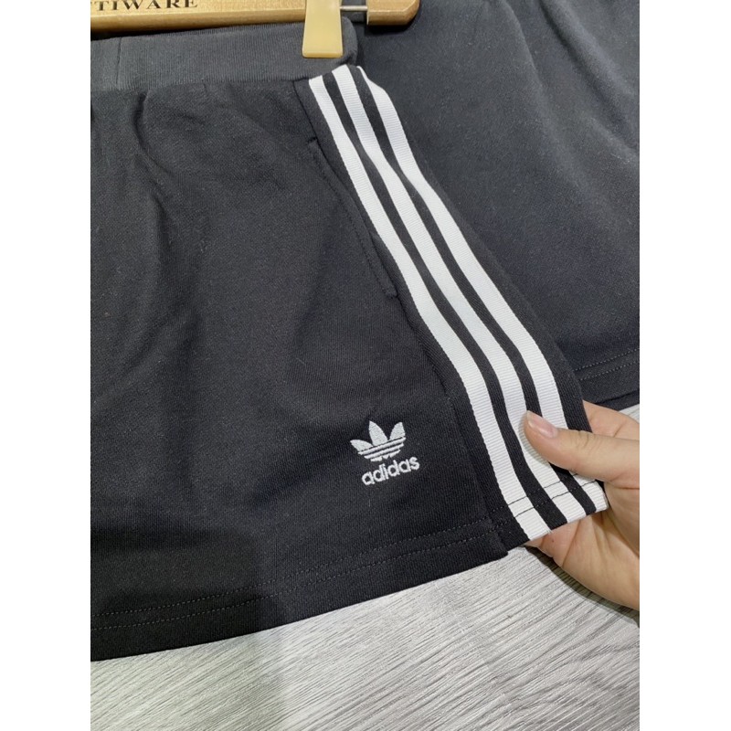 CHÂN VÁY Adidas THỂ THAO LOGO THÊU,CÓ QUẦN LÓT TRONG,TUI HÔNG | BigBuy360 - bigbuy360.vn