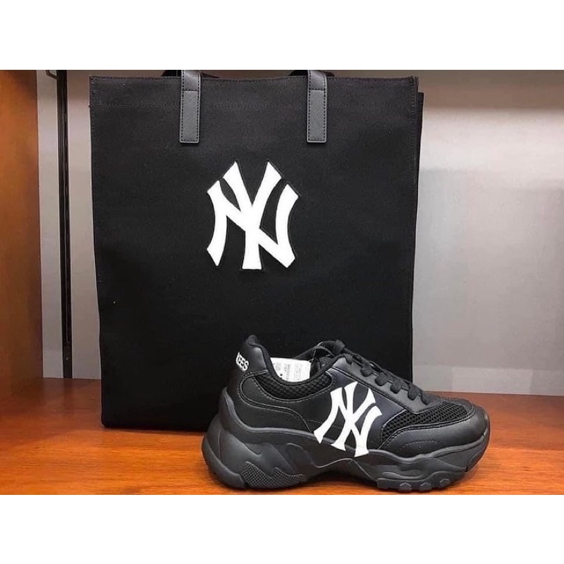 - Túi Tote MLB trắng-đen NY chính hãng