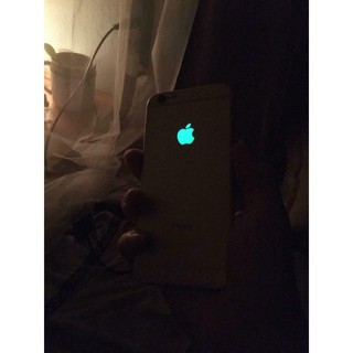 Logo táo dạ quang phát sáng cho iPhone