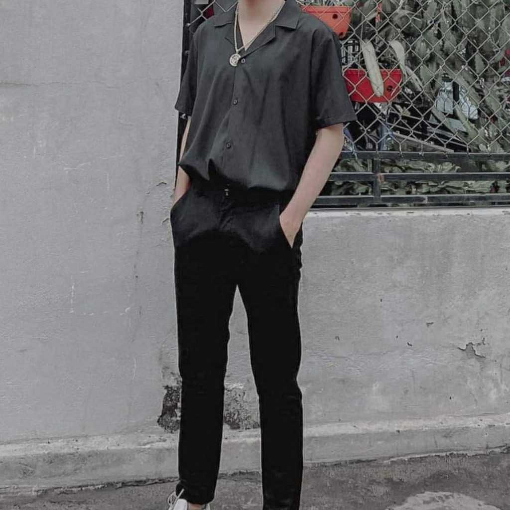 Áo sơ mi trơn trắng / đen cổ vest form rộng unisex