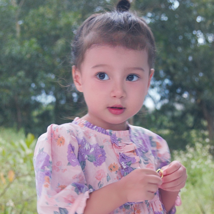 Váy bé gái CARROT đầm xòe tay lỡ viền bèo ngực, hoạ tiết hoa tím, chất liệu Thô cotton thấm hút mồ hôi tốt