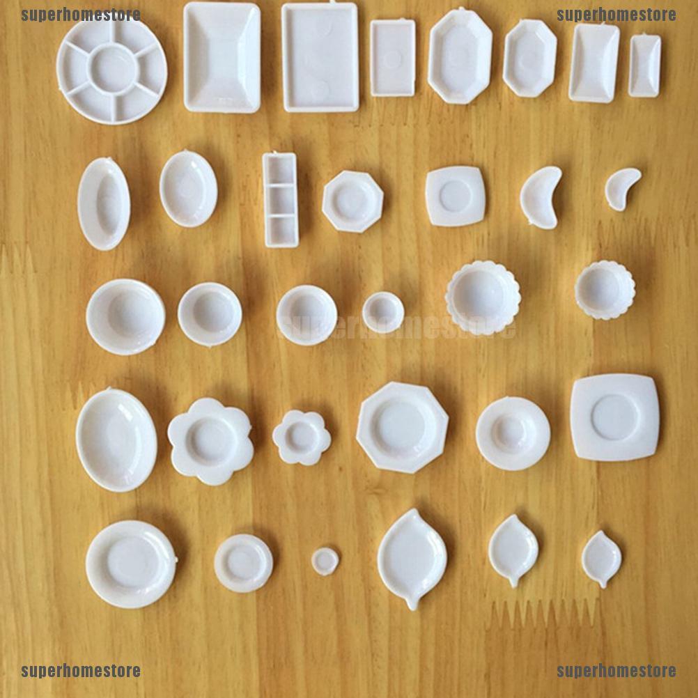 Set 33 Dụng Cụ Bàn Ăn Bằng Nhựa Trang Trí Nhà Búp Bê