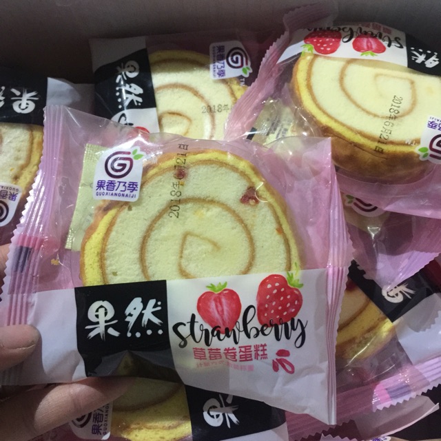 Bánh bông lan cuộn mới