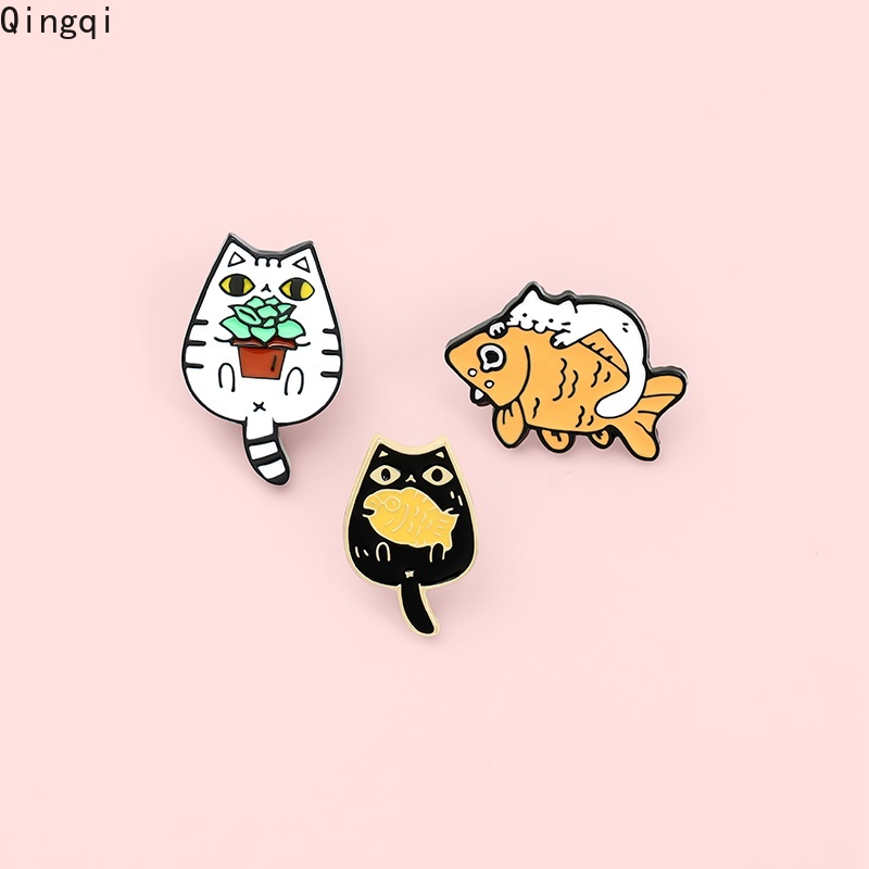 Ghim cài áo MISS ZOE hình mèo béo và cá màu trắng đen dễ thương xinh xắn