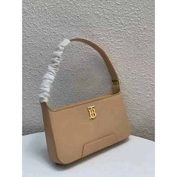 Túi kẹp nách siêu đẹp Burberry, có khoá kín miệng, chi tiết sắc nét full box