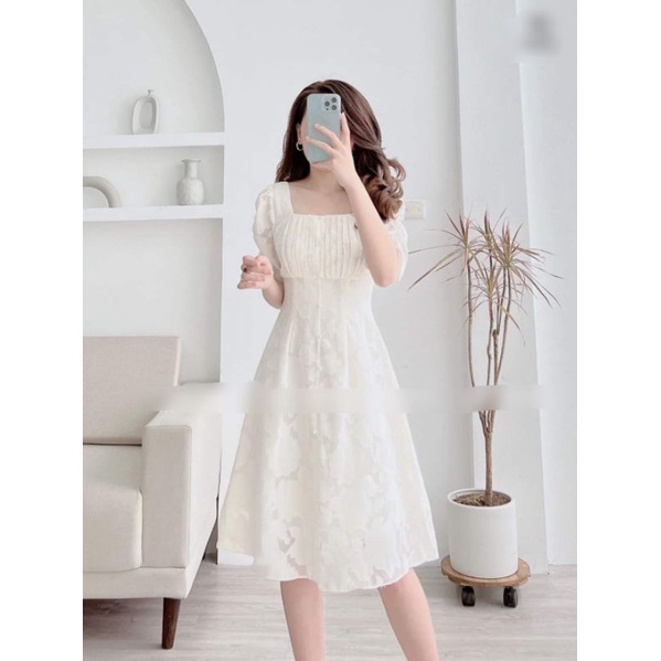 Đầm cổ vuông tay phồng xếp li ngực Pora Dress