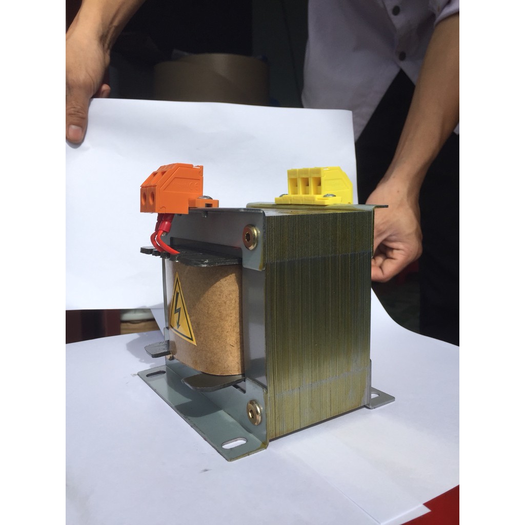 Biến áp cách ly 220V ra 220V-110V 5.5KVA