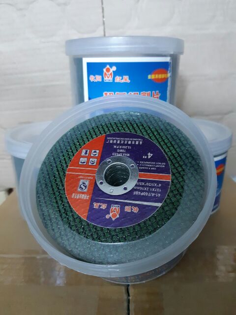 Đá cắt xanh M 1T 50 viên.