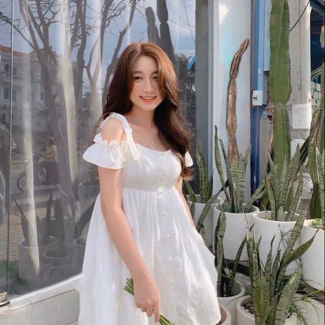 💐 ĐẦM BABY DOLL RỚT VAI HOA CÚC 💐📸 Tha hồ “CHECK IN” xinh lung linh nhá!!Đừng nói đi dạo, đi biển cũng XÚC XẮC