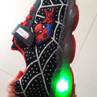 Giày nhện cho bé trai