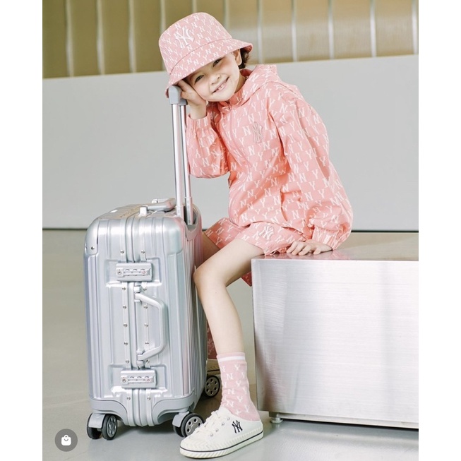 Áo khoác gió hoạ tiết MLB Tqxk