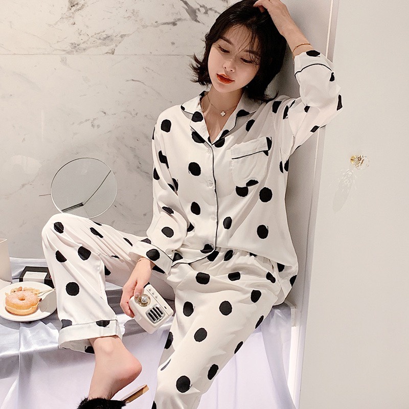 Pajamas Mặc Nhà Họa Tiết Chấm Bi Lụa Hàn AMANTA45AMTP