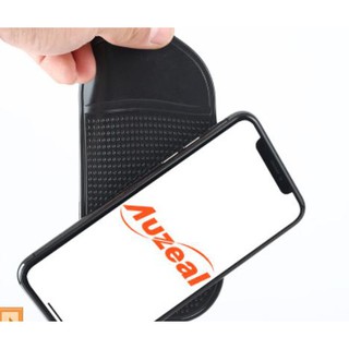 Miếng dán chống trượt trên thảm taplo