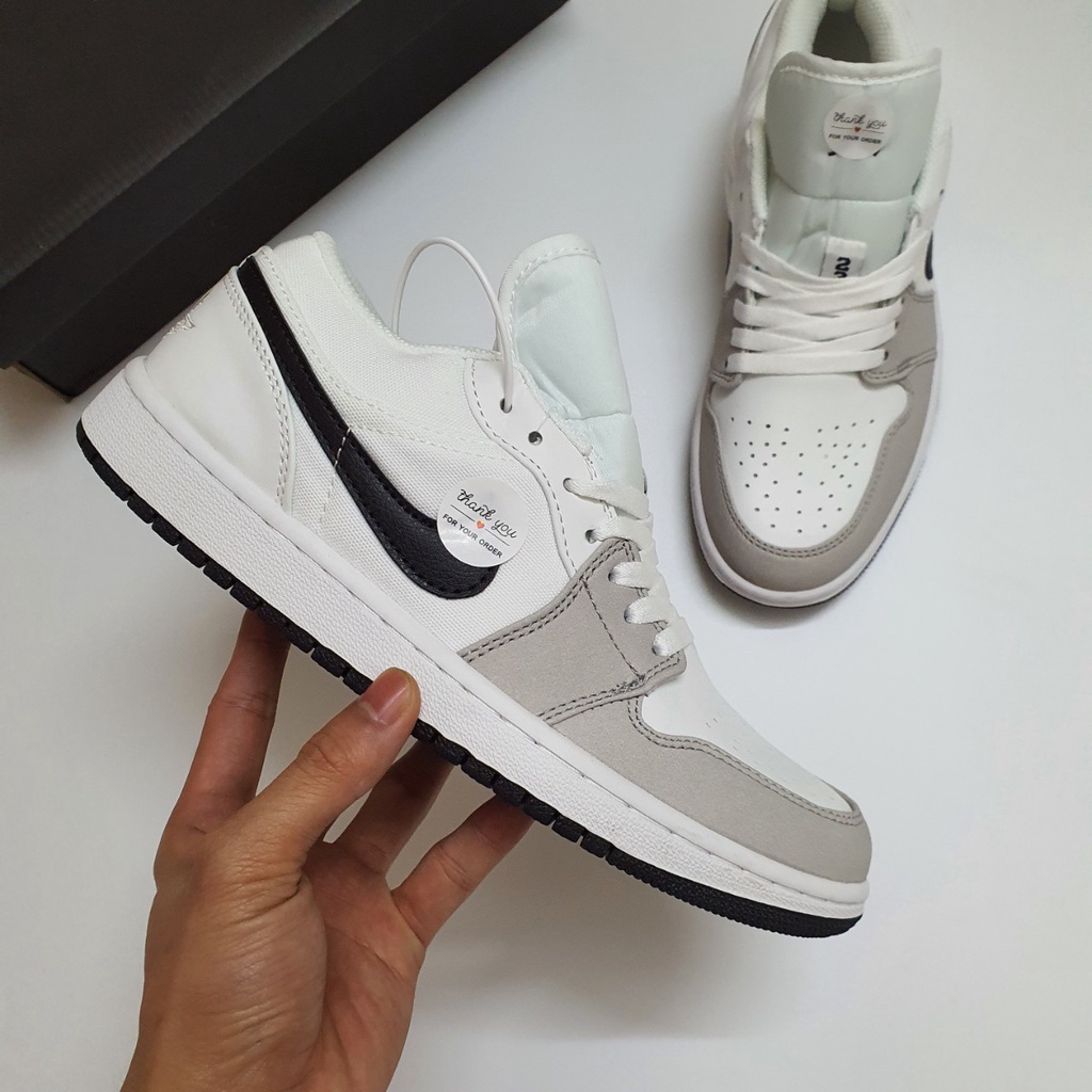 Giày Jordan 1 Low Trắng Xám Vạch Đen Cao Cấp Fulbox, Giày thể thao jordan 1 cổ thấp trắng xám mũi làm bằng da lộn cực êm