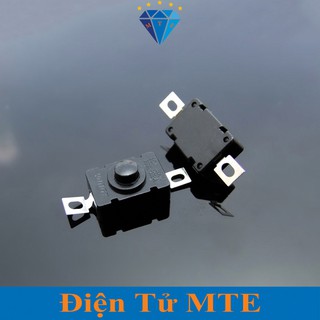 Công tắc đèn Pin, Nút nhấn giữ 2P