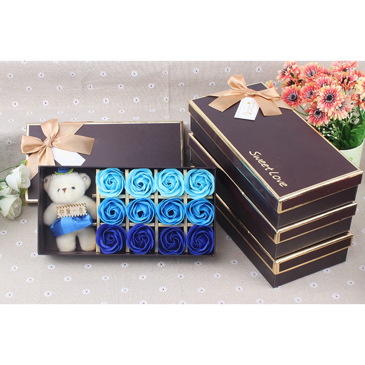 Hộp quà hoa hồng sáp thơm kèm gấu bông xinh xắn
