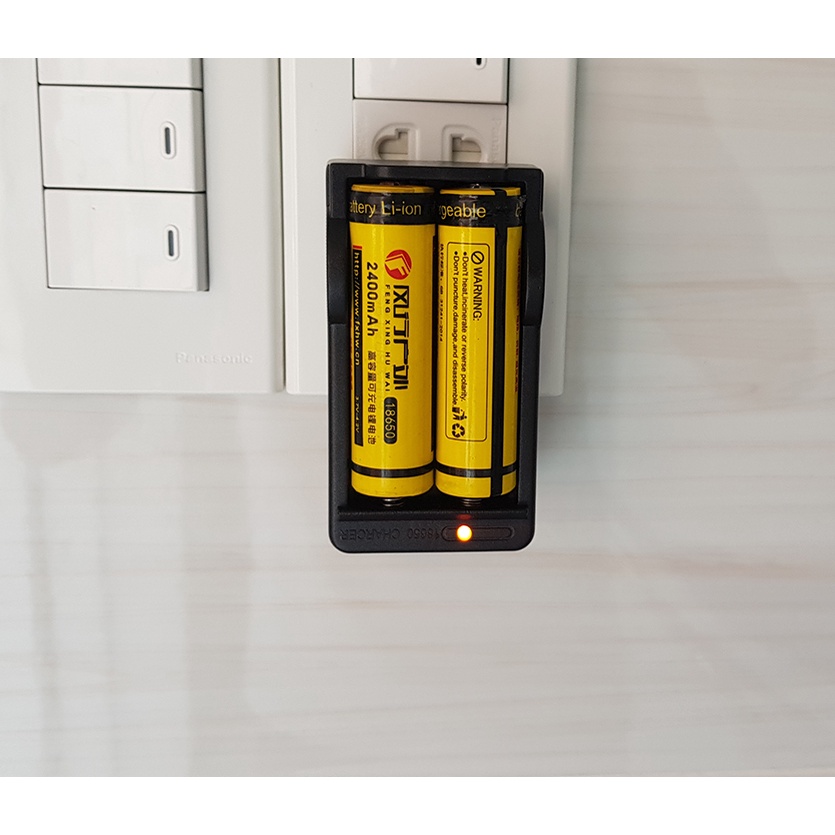 [HCM] Bộ Sạc 2 Pin 18650 3,7v & 4,2v (Có Đèn Báo Sạc)