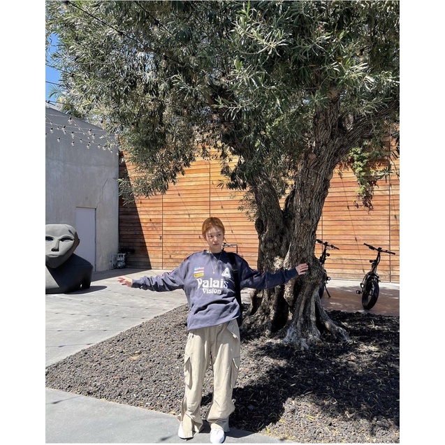 Áo sweater thể thao giống Jennie Blackpink