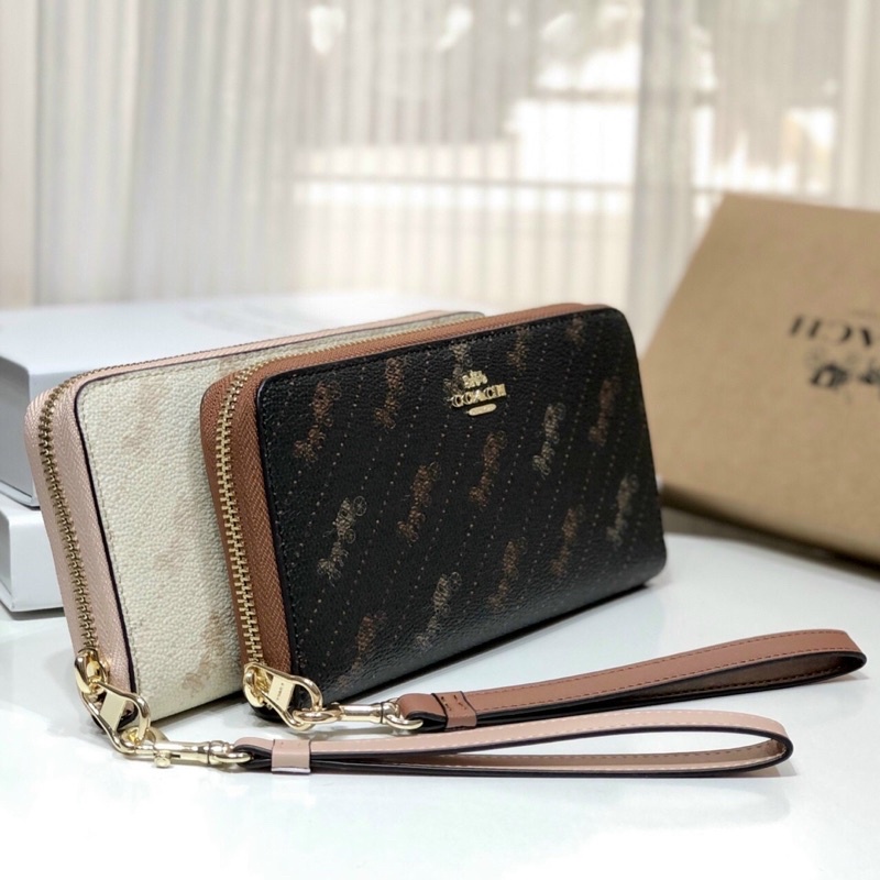 VÍ COACH LONG ZIP C3537