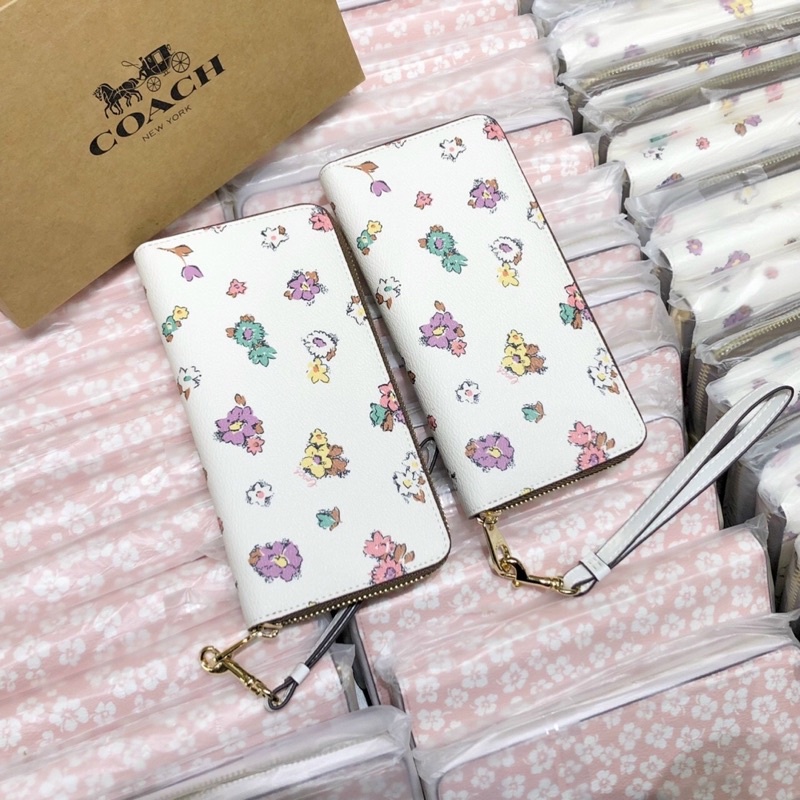 VÍ COACH LONG ZIP C9957