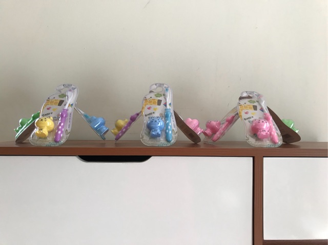 Bàn chải đánh răng trẻ em Hàn Quốc cộng gọt bút chì hình thú ngộ nghĩnh