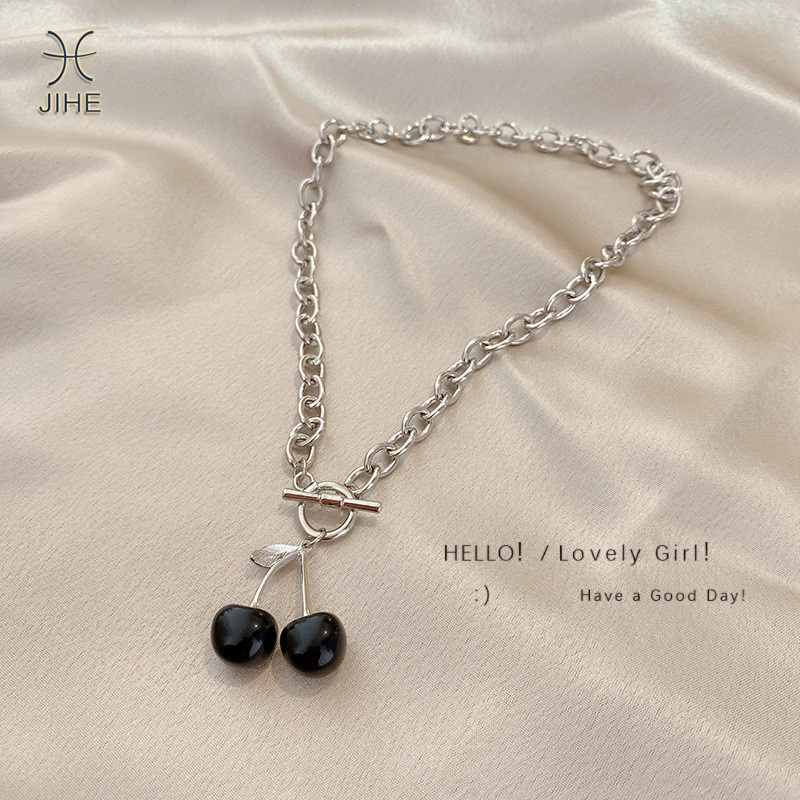 【JIHE】Vòng choker dây xích mặt hình trái cherry màu đen cá tính