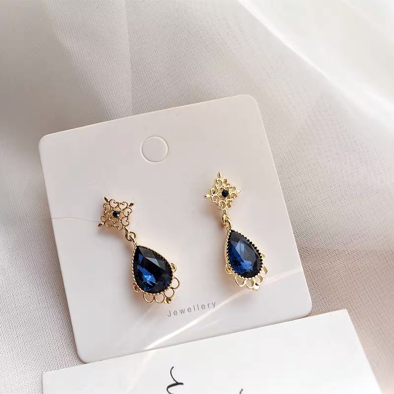 Khuyên tai đính đá màu xanh nước biển cổ điển - Maben